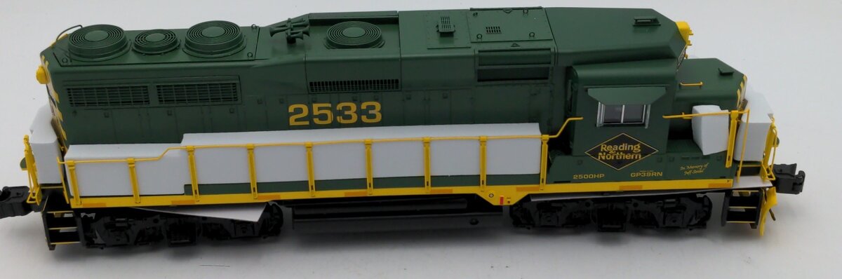 Lionel 2433950 O Gauge GRZ Custom Reading and Northern Legacy GP30 #2530 EX/Box