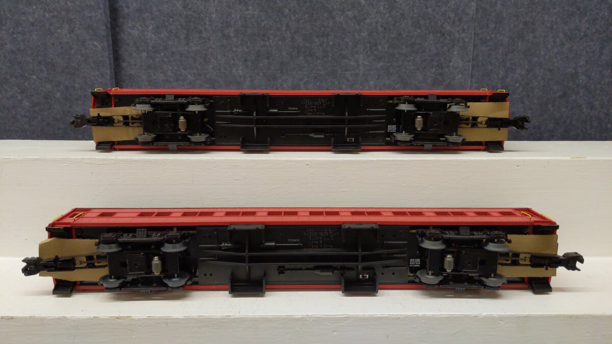 Lionel 6-84196 O Chicago & North Western 18" Heavyweight Coach #2 (Pack of 2) EX/Box
