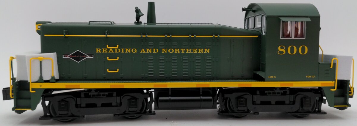 Lionel 2433690 O Reading & Northern Legacy SW8 Diesel Locomotive #800