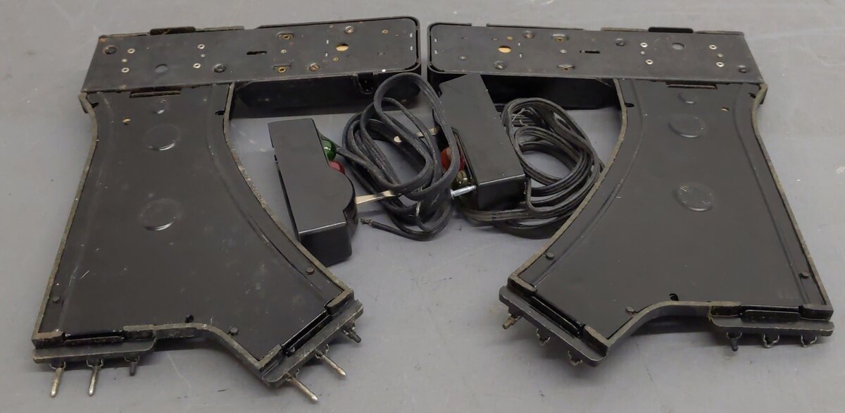 Lionel O22 Vintage O Left-Hand & Right-Hand Remote Control Switches (Pair of 2) VG/Box