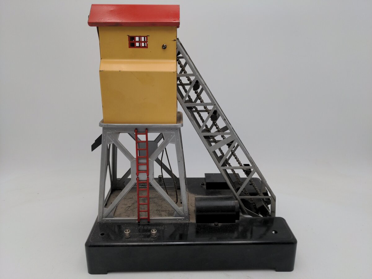 Lionel 97 Vintage O Operating Coal Elevator Loader