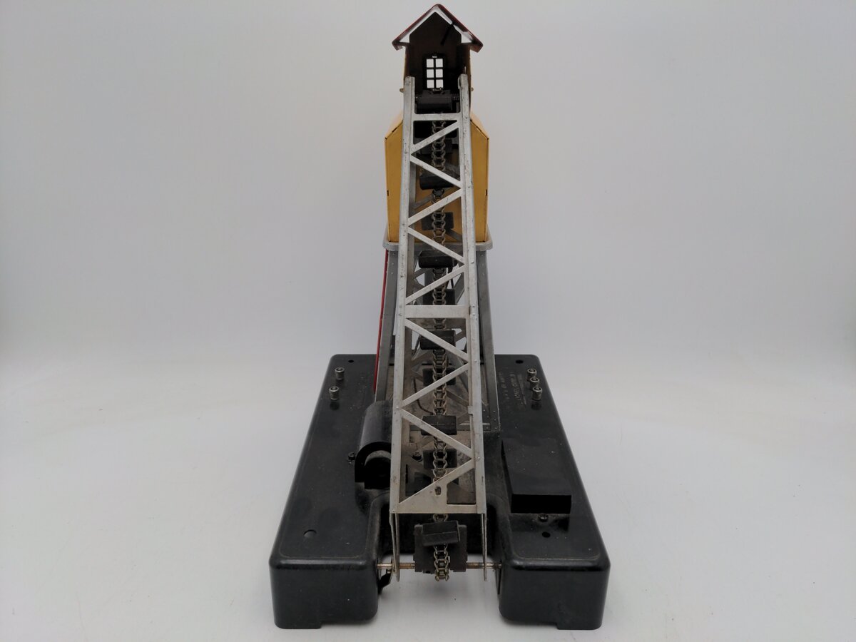 Lionel 97 Vintage O Operating Coal Elevator Loader