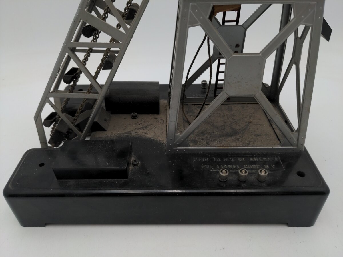 Lionel 97 Vintage O Operating Coal Elevator Loader