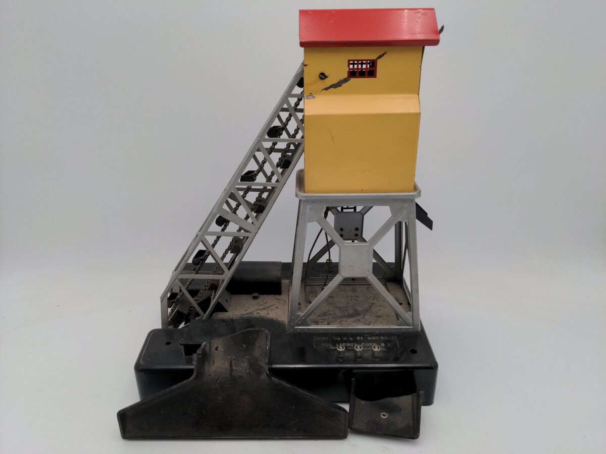 Lionel 97 Vintage O Operating Coal Elevator Loader