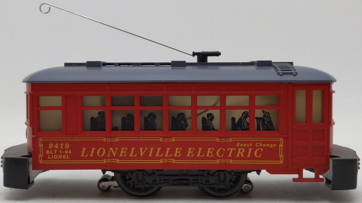 Lionel 6-18419 O Gauge Lionelville Red Operating Trolley #8419 EX/Box