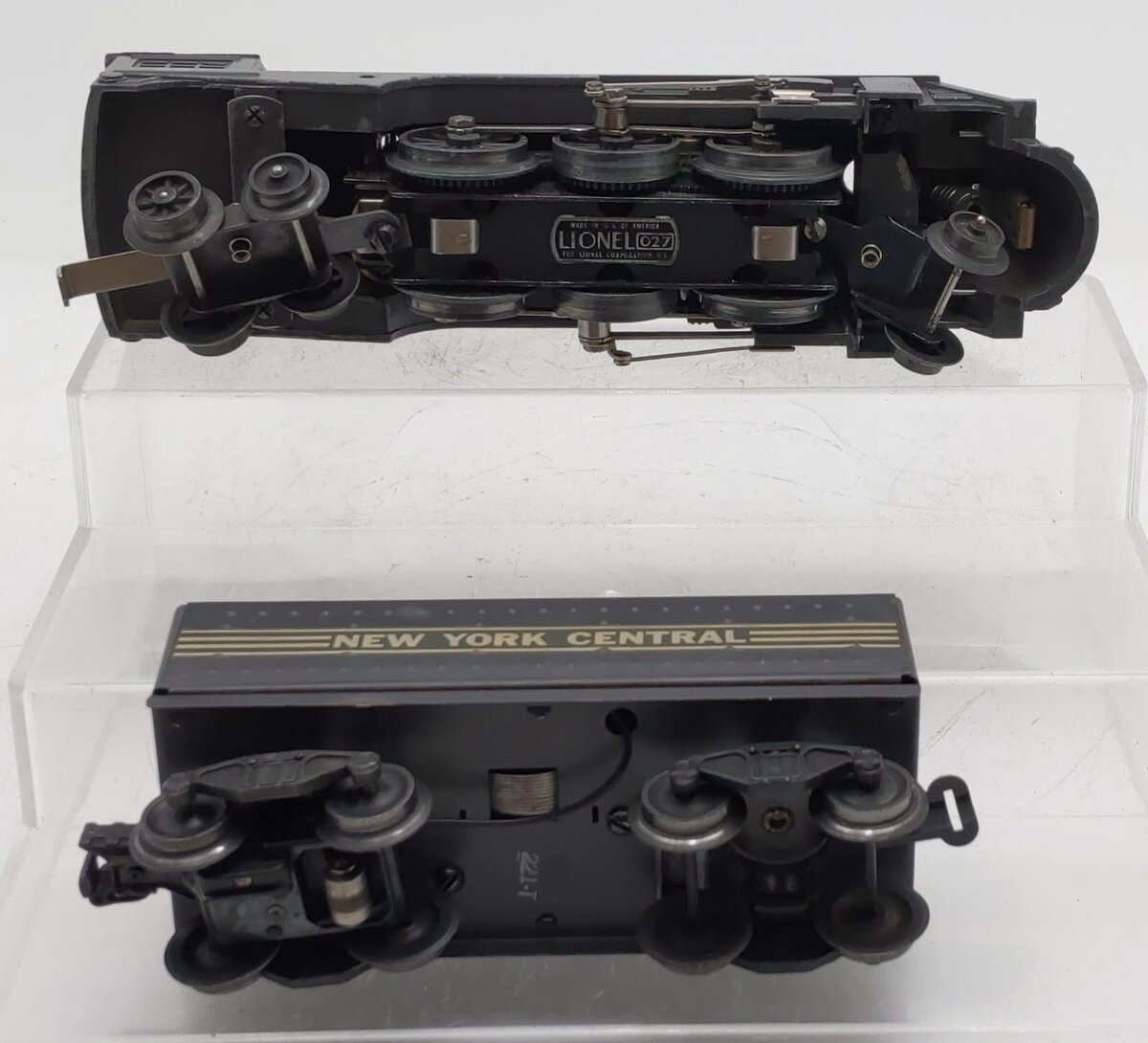 Lionel 221 Vintage O NYC Dreyfuss Gray 2-6-4 Steam Locomotive & 221T Tender