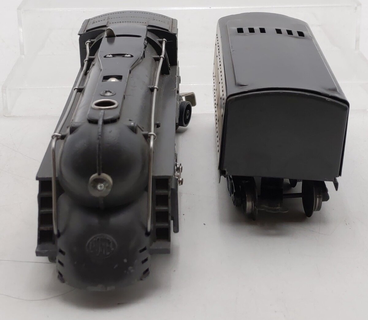 Lionel 221 Vintage O NYC Dreyfuss Gray 2-6-4 Steam Locomotive & 221T Tender