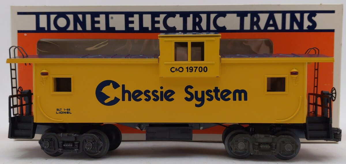 Lionel 6-19700 O Chessie System Extended Vision Illuminated Caboose #19700 VG/Box