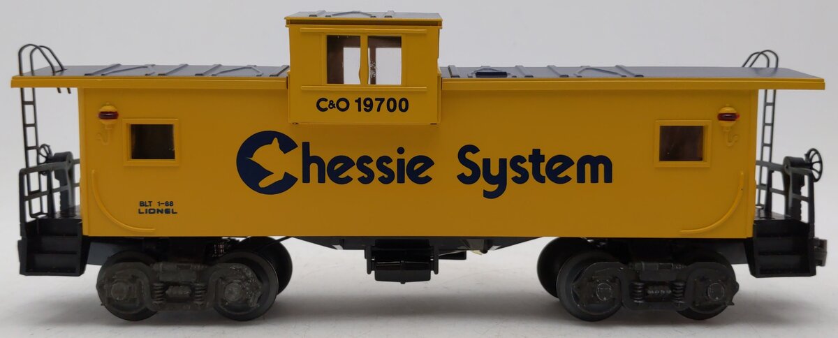 Lionel 6-19700 O Chessie System Extended Vision Illuminated Caboose #19700 VG/Box