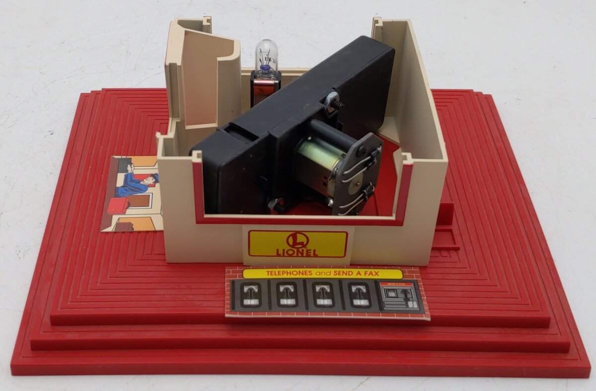 Lionel 6-12962 O Gauge Passenger Service Center with Operating Whistle EX/Box
