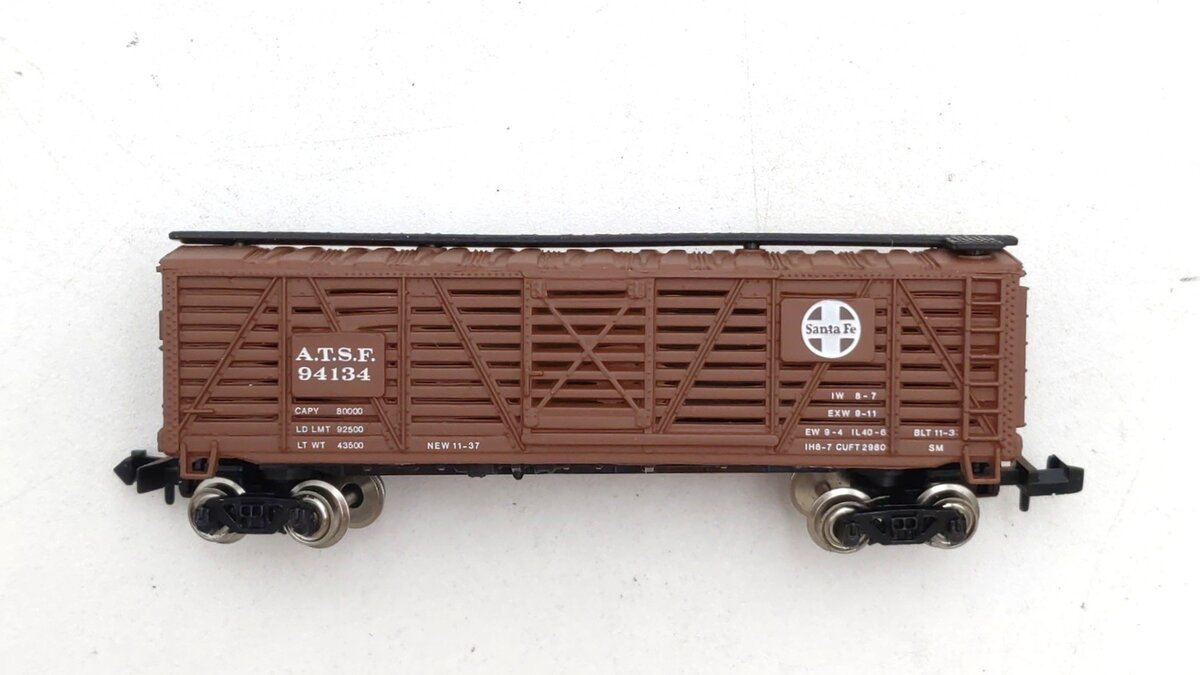 Bachmann 5046 N Scale Atchison Topeka Santa Fe 40' Stock Car #94134 LN