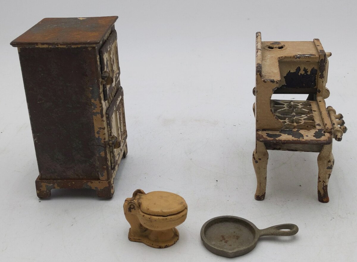 Hubley Vintage Cast Iron Stove, Fridge, Skillet, and Toilet