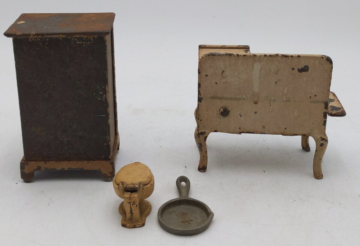 Hubley Vintage Cast Iron Stove, Fridge, Skillet, and Toilet
