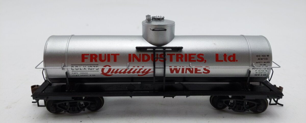 Red Caboose RR-33022-2 HO Scale Fruit Industries 103W 10K Gallon Tank Car #1073 LN/Box