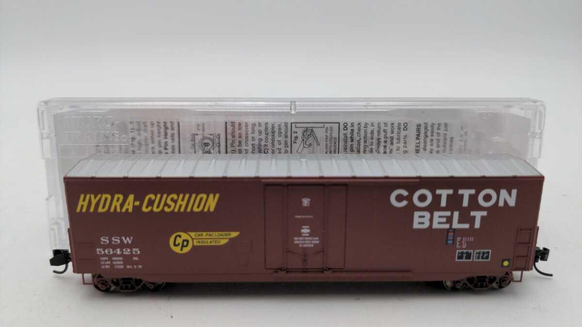 Micro-Trains 18100292 N Cotton Belt 50' Insulated Plug-Door Boxcar #56425