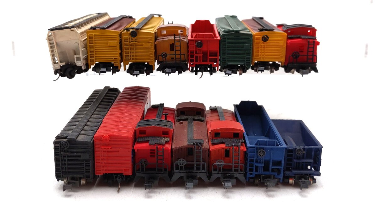 Atlas & Other N Scale Assorted Freight Cars [15] VG