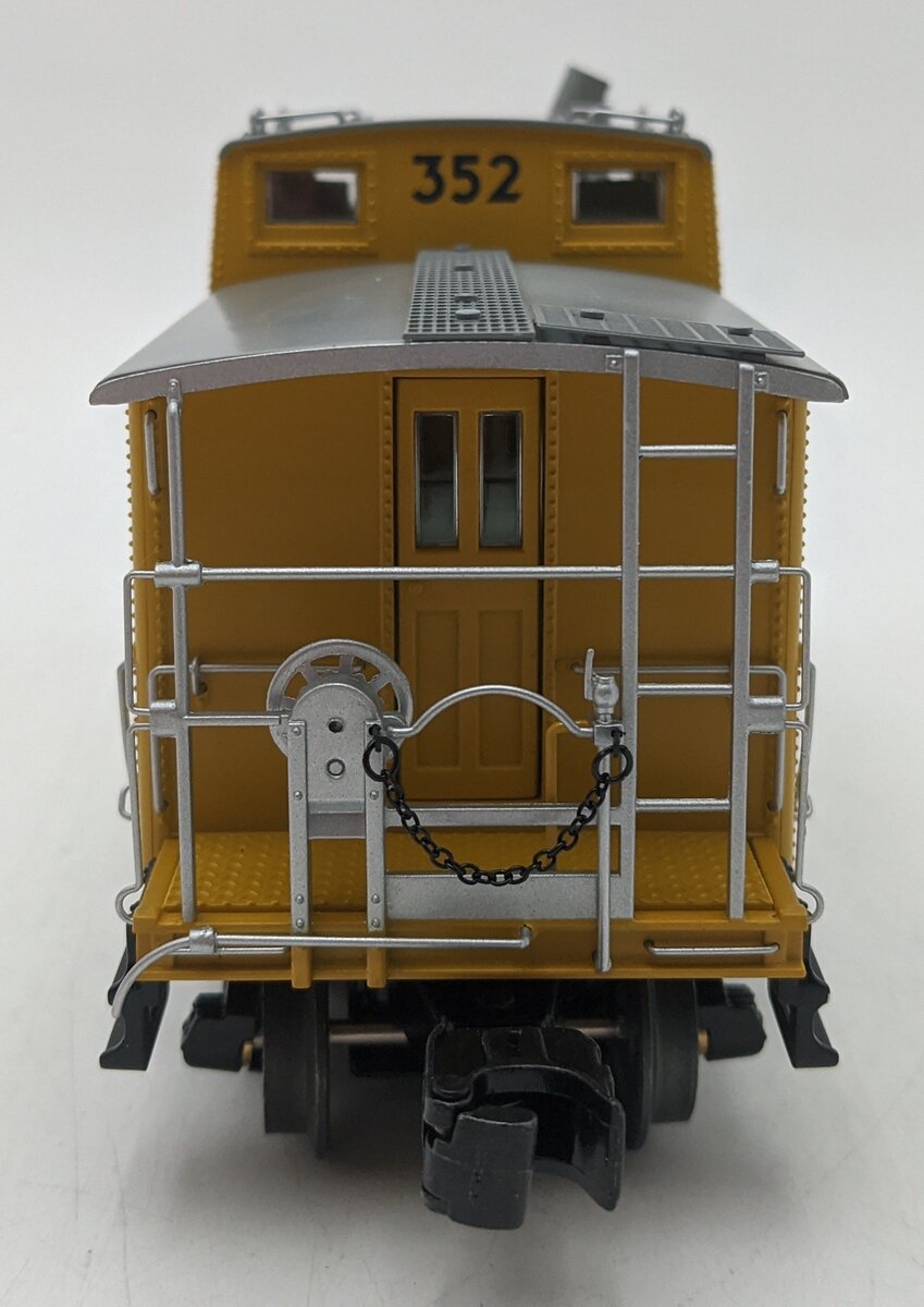 Lionel 6-83360 O Gauge Chesapeake & Ohio Northeast-Style Caboose #90352 LN/Box