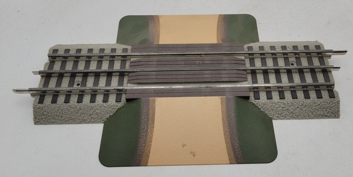 Lionel 6-12036 O Gauge FasTrack Grade Crossing EX/Box