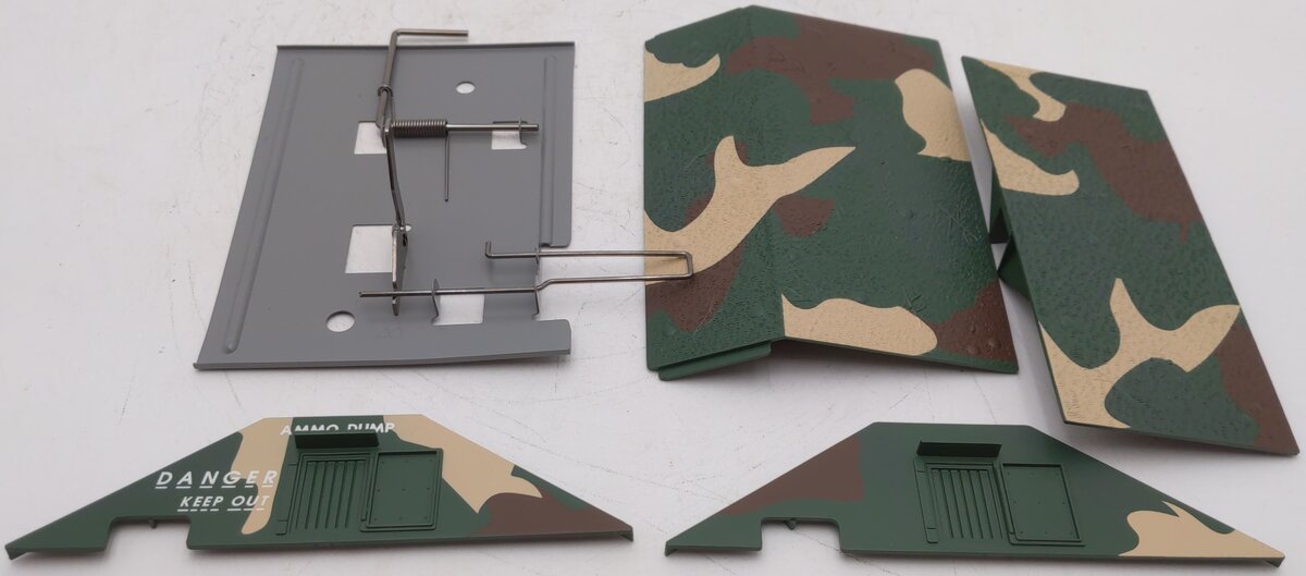 Lionel 6-24106 O Scale Exploding Ammunition Dump Kit LN/Box