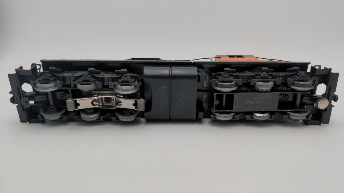 Lionel 6-8855 O Gauge Milwaukee Road SD-18 Powered Diesel Locomotive VG