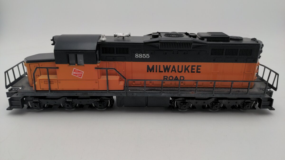 Lionel 6-8855 O Gauge Milwaukee Road SD-18 Powered Diesel Locomotive VG