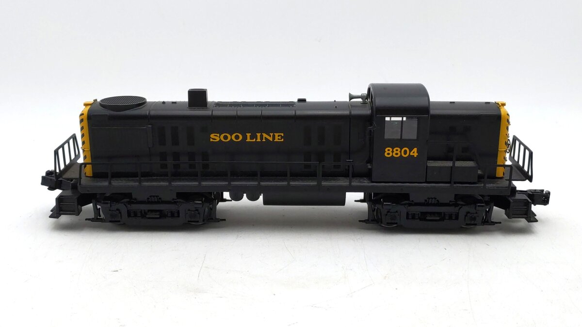 Lionel 6-18804 O Gauge Soo Line RS-3 Diesel Locomotive #8804 EX