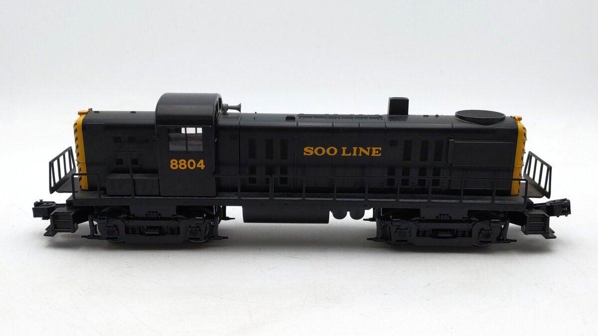 Lionel 6-18804 O Gauge Soo Line RS-3 Diesel Locomotive #8804 EX