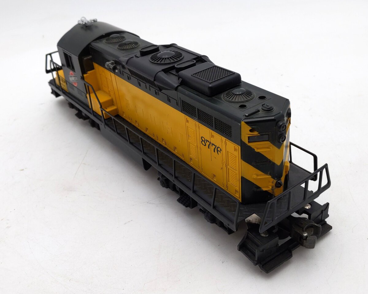 Lionel 6-8776 O Chicago & Northwestern GP20 Powered Diesel Locomotive VG