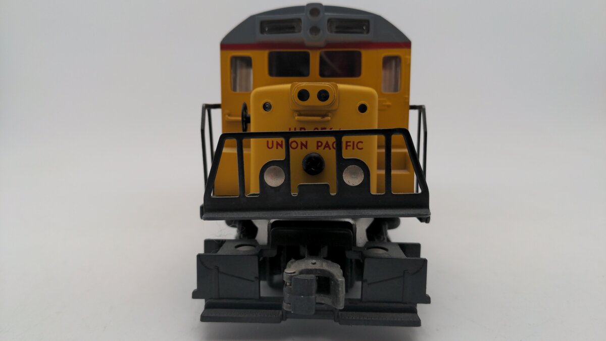 Lionel 6-8564 O Gauge Union Pacific U36B Diesel Locomotive VG