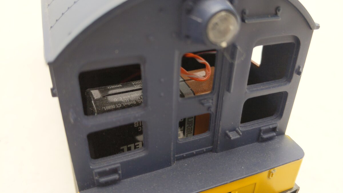 Lionel 6-8556 O Gauge Chessie NW-2 Diesel Switcher Locomotive #8556 EX