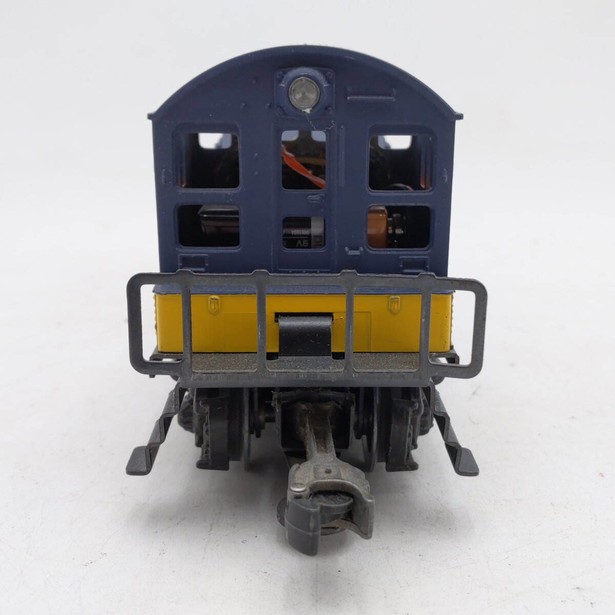 Lionel 6-8556 O Gauge Chessie NW-2 Diesel Switcher Locomotive #8556 EX