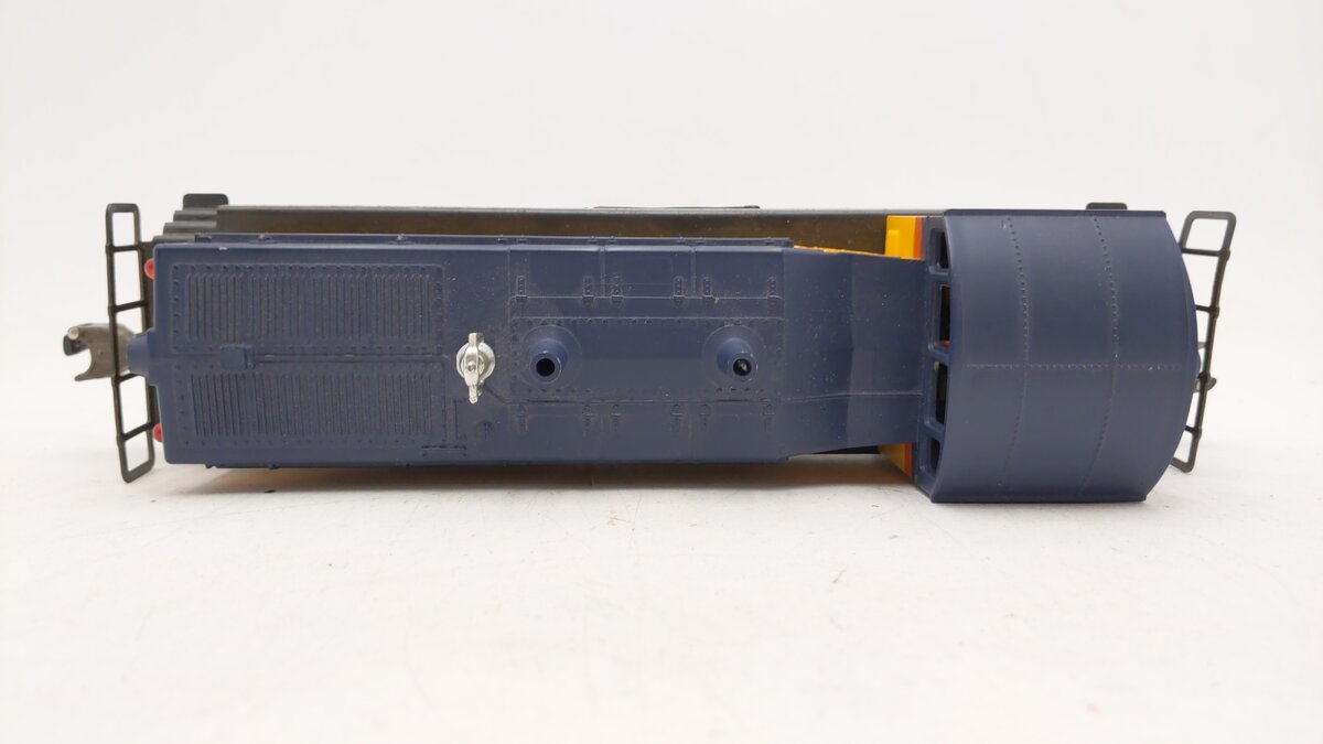 Lionel 6-8556 O Gauge Chessie NW-2 Diesel Switcher Locomotive #8556 EX