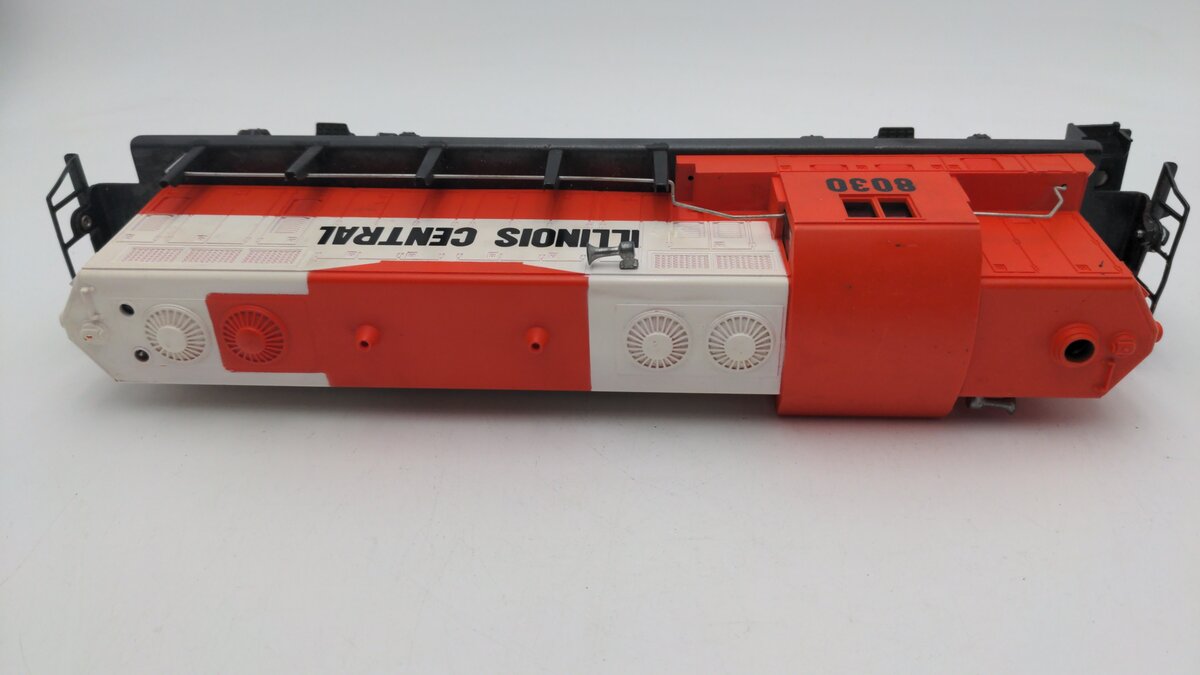 Lionel 6-8030 O Gauge Illinois Central GP-9 Diesel Locomotive #8030 VG