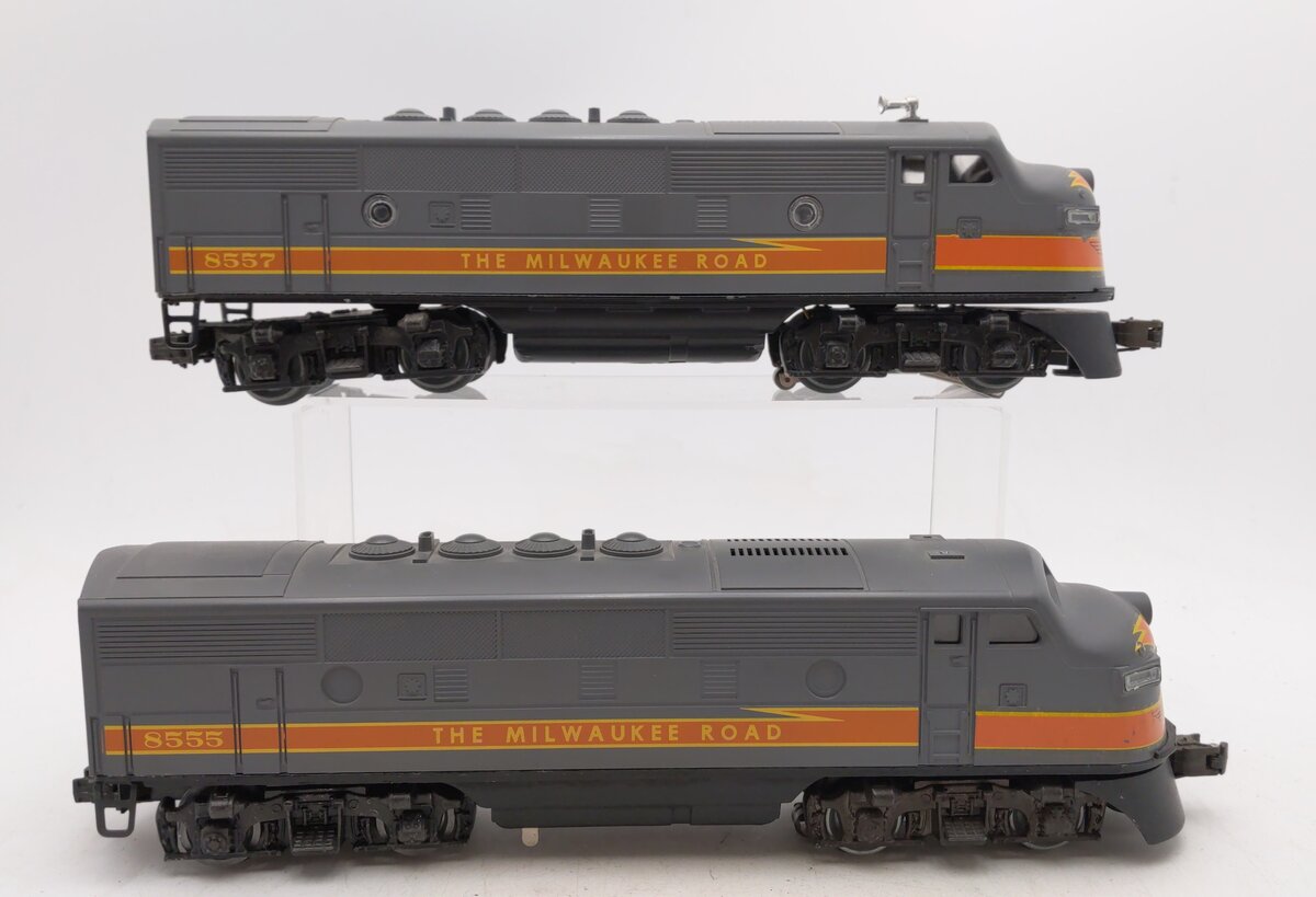 Lionel 6-1579 O MILW Service Station Special F-3AA Diesel Loco Set #8555/8557 EX