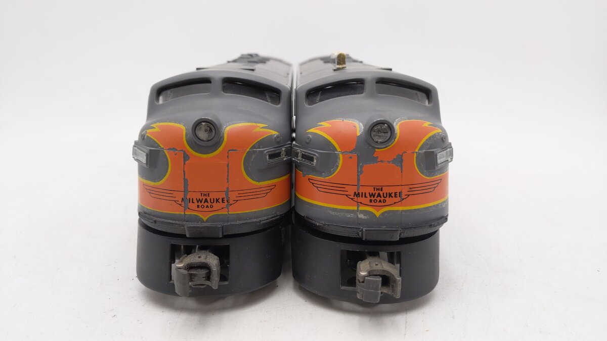 Lionel 6-1579 O MILW Service Station Special F-3AA Diesel Loco Set #8555/8557 EX