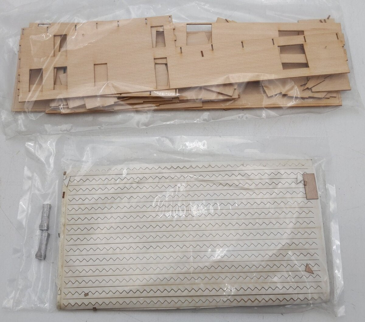 American Model Builders 142 HO Scale Laser Art Santa Fe 2-Story Depot Kit