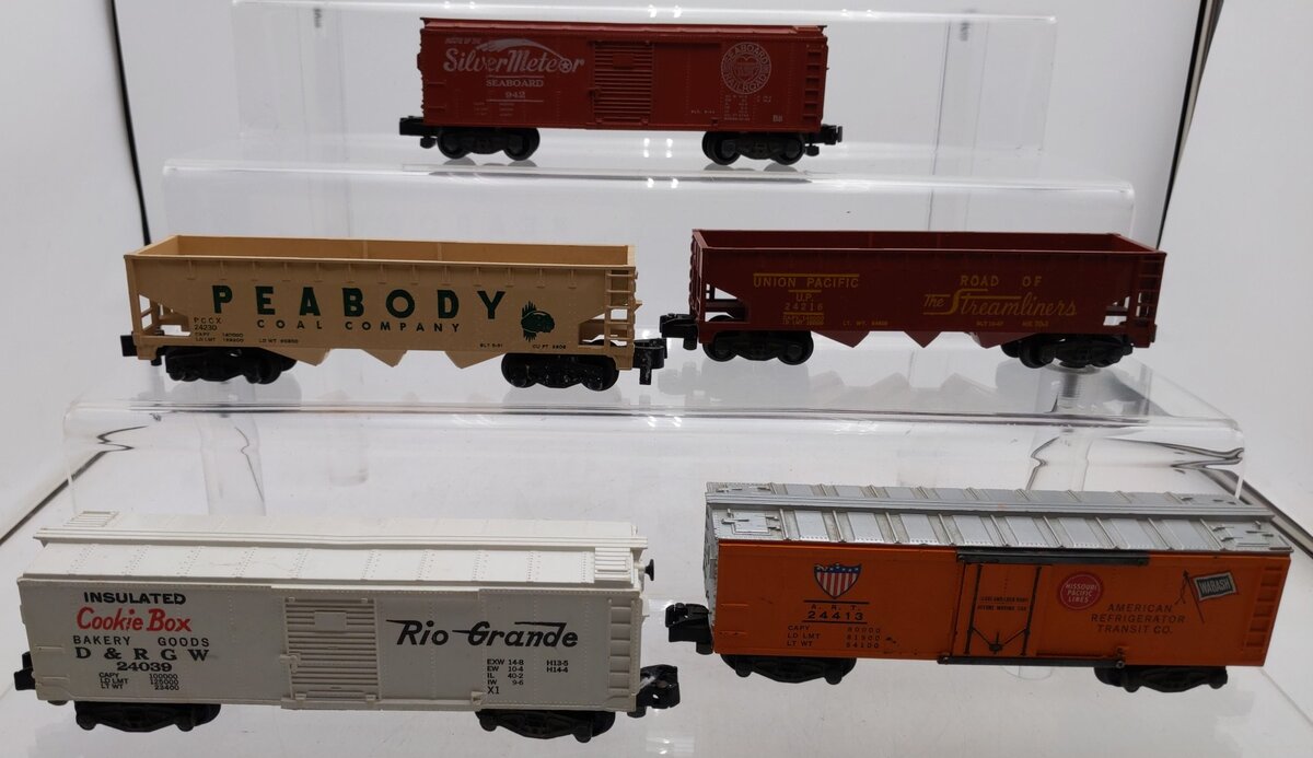 American Flyer Vintage S Gauge Freight Cars-24216, 24413, 942, 24230  24039 [5] VG