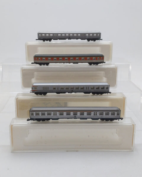 Marklin Z Scale Assorted Passenger Cars: 8720, 8716, 8717, 8718 [4