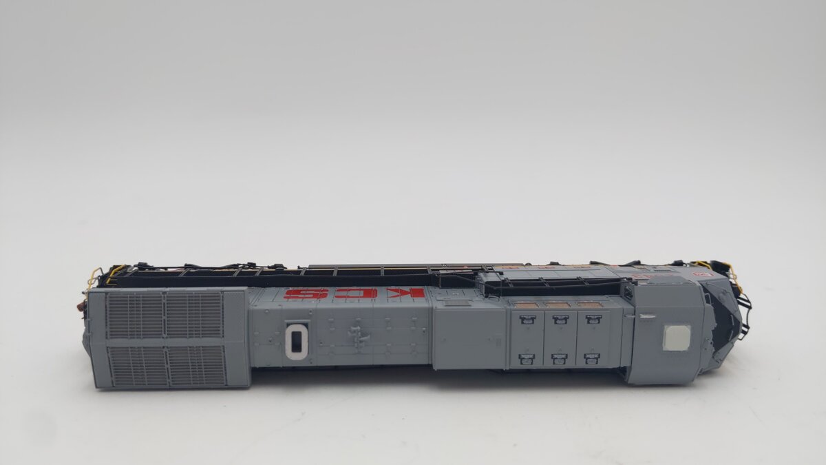 Scale Trains SXT40618 N Scale Kansas City Southern Diesel Locomotive #2043 EX/Box