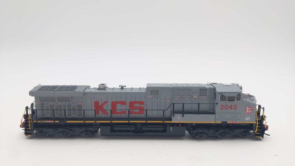 Scale Trains SXT40618 N Scale Kansas City Southern Diesel Locomotive #2043 EX/Box
