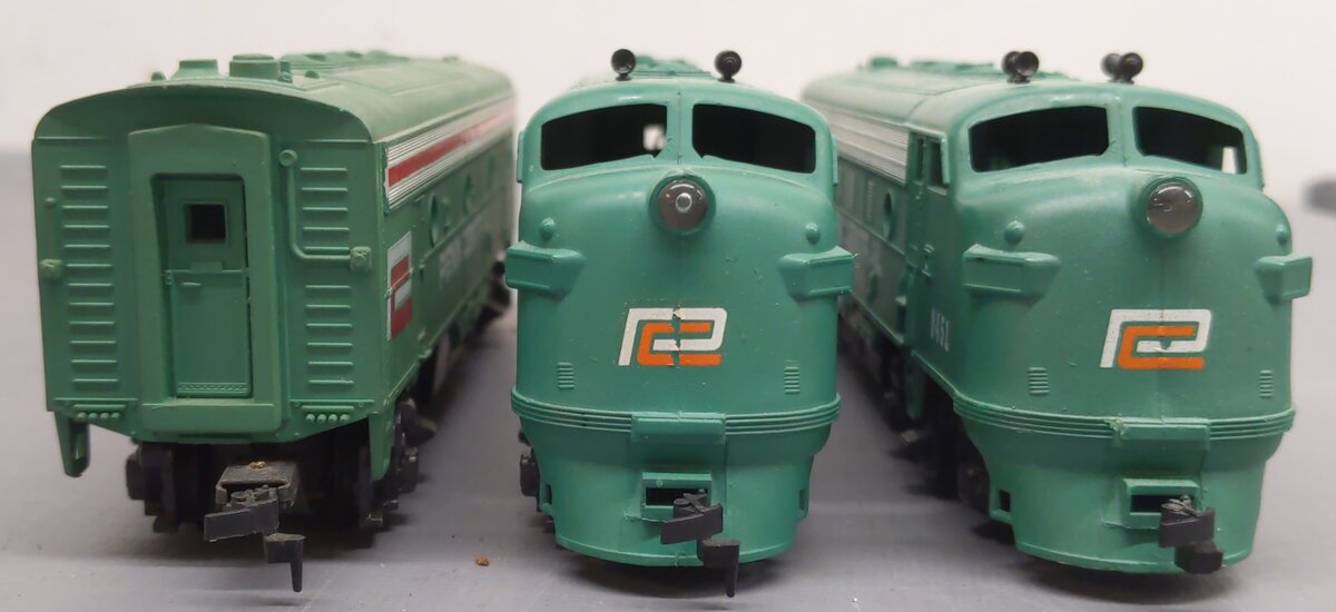Mantua HO Scale Penn Central ABA Diesel Locomotive Set VG
