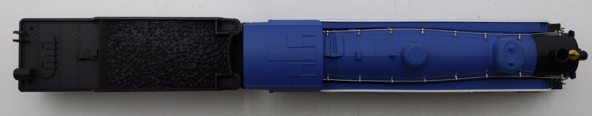 IHC M9913 HO Scale Boston & Maine 4-6-2 Steam Locomotive w/Tender #3688 EX