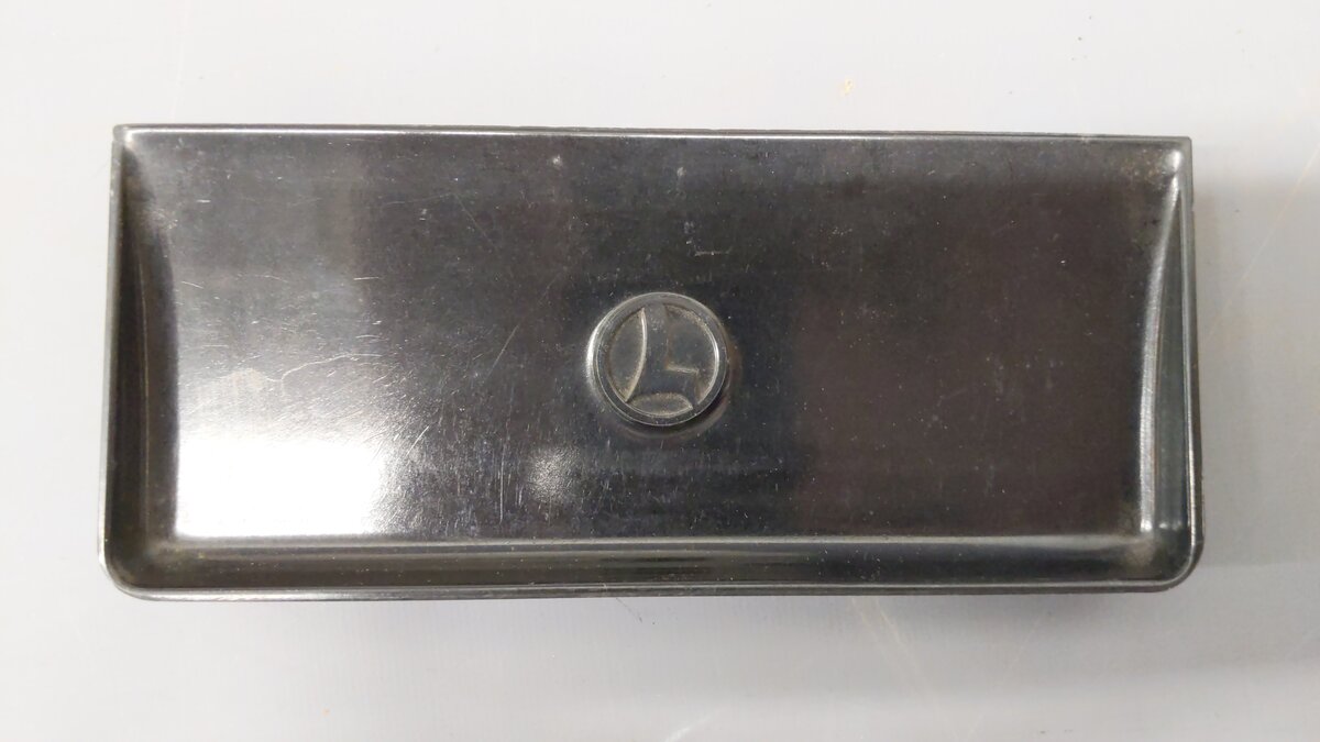 Lionel Postwar O Layout Accessories w/Buttons: 30, 214, 262,& 364 [4]