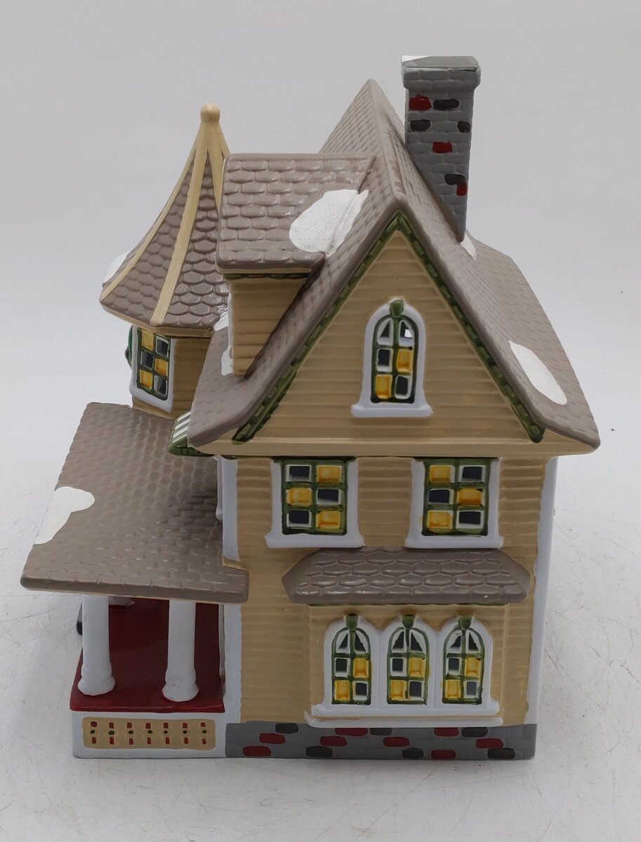 Dept 56 5143-8 "Snow Village" Illuminated Ceramic "The Doctors House" LN