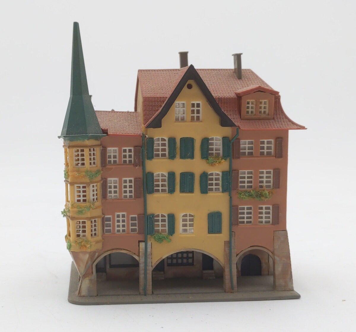 Kibri Z Scale Assorted Assembled Buildings [5] VG