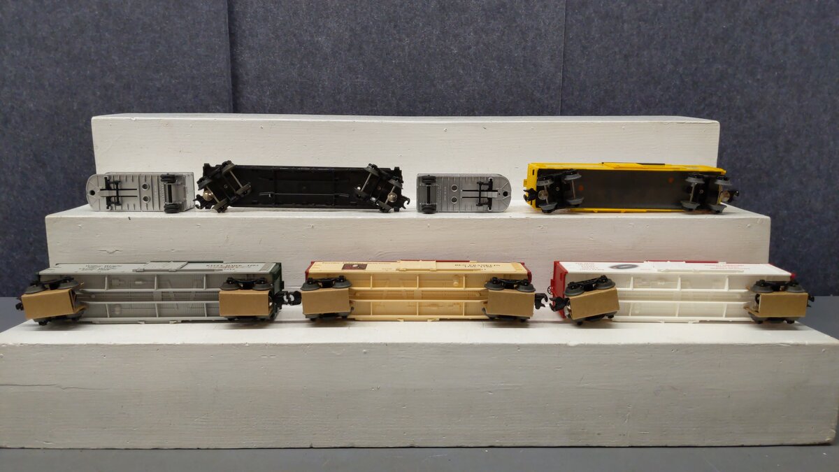 Lionel Assorted O Gauge Freight Cars [5] LN/Box