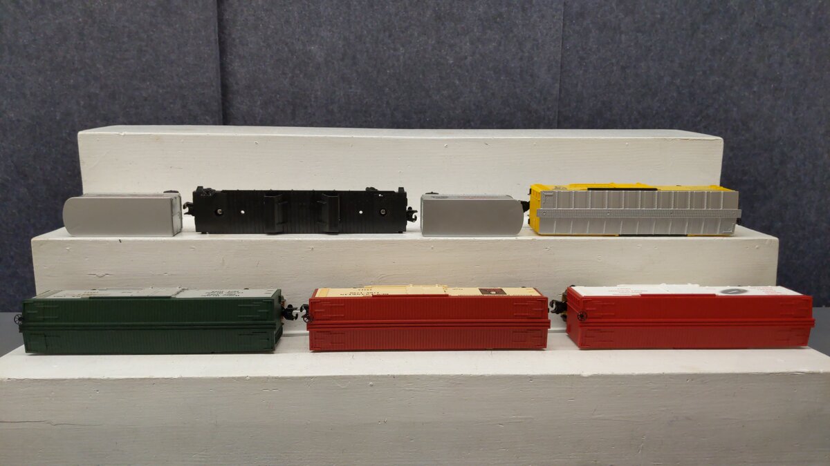 Lionel Assorted O Gauge Freight Cars [5] LN/Box