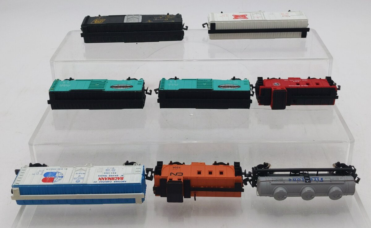 Bachmann N Scale Assorted Freight Cars [8] EX