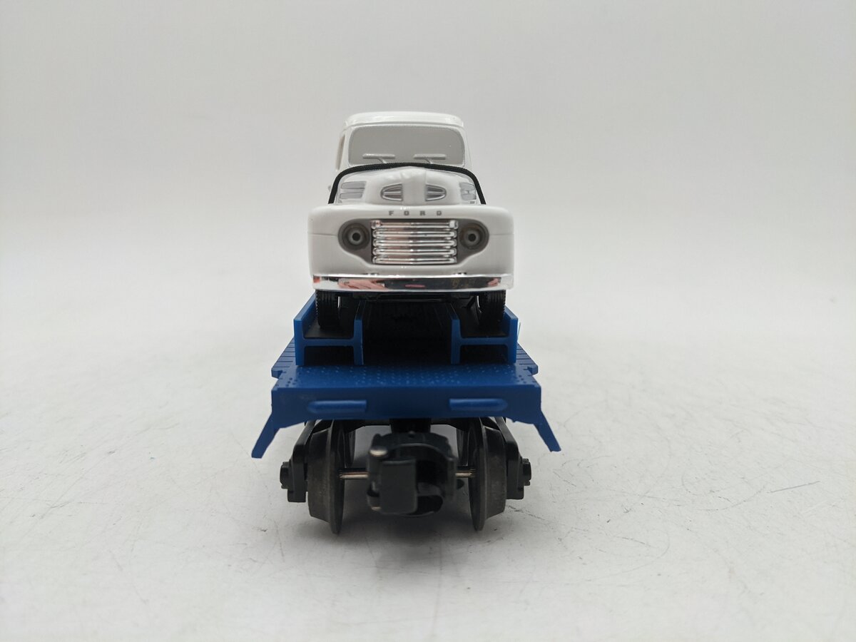 Lionel 6-16985 O Gauge Eastwood Automobilia Flatcar w/ Ford Panel Trucks #6424 EX/Box