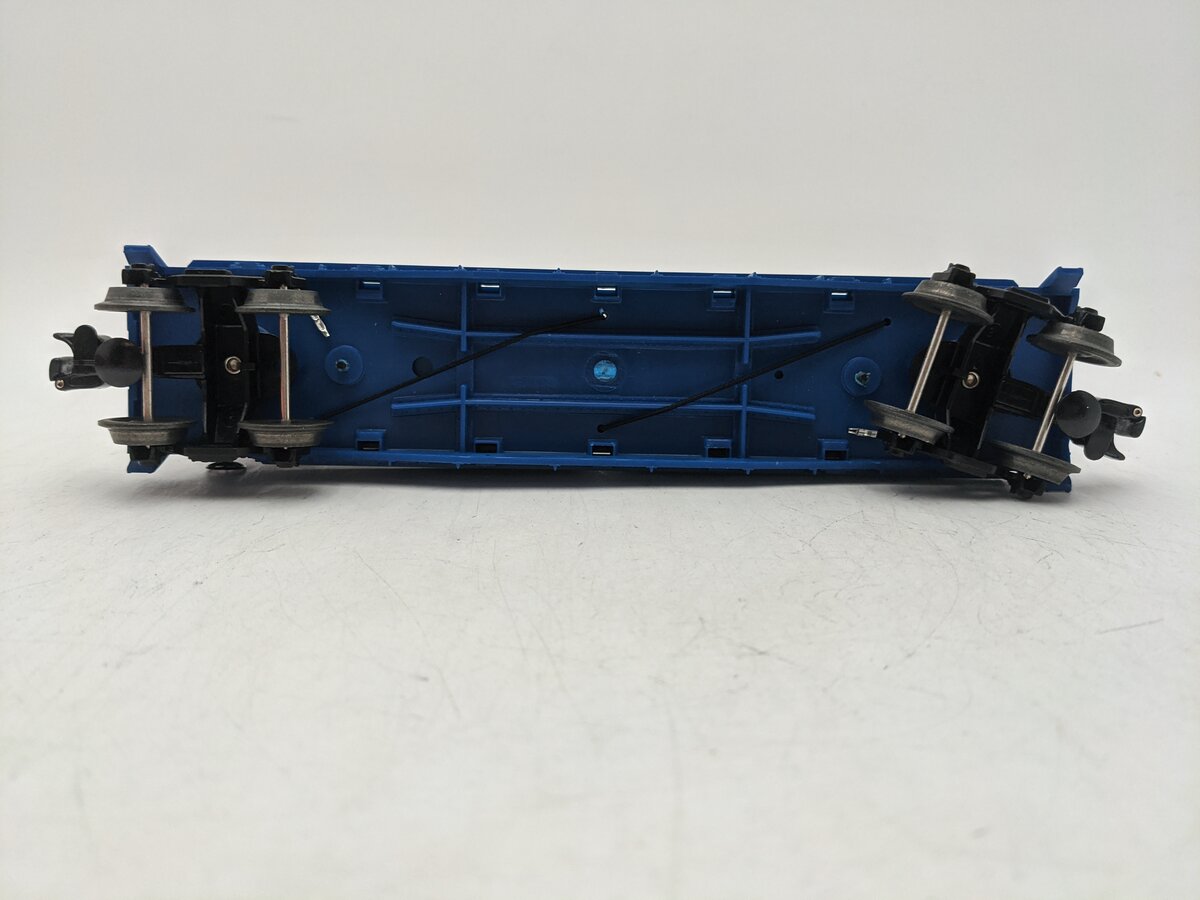 Lionel 6-16985 O Gauge Eastwood Automobilia Flatcar w/ Ford Panel Trucks #6424 EX/Box
